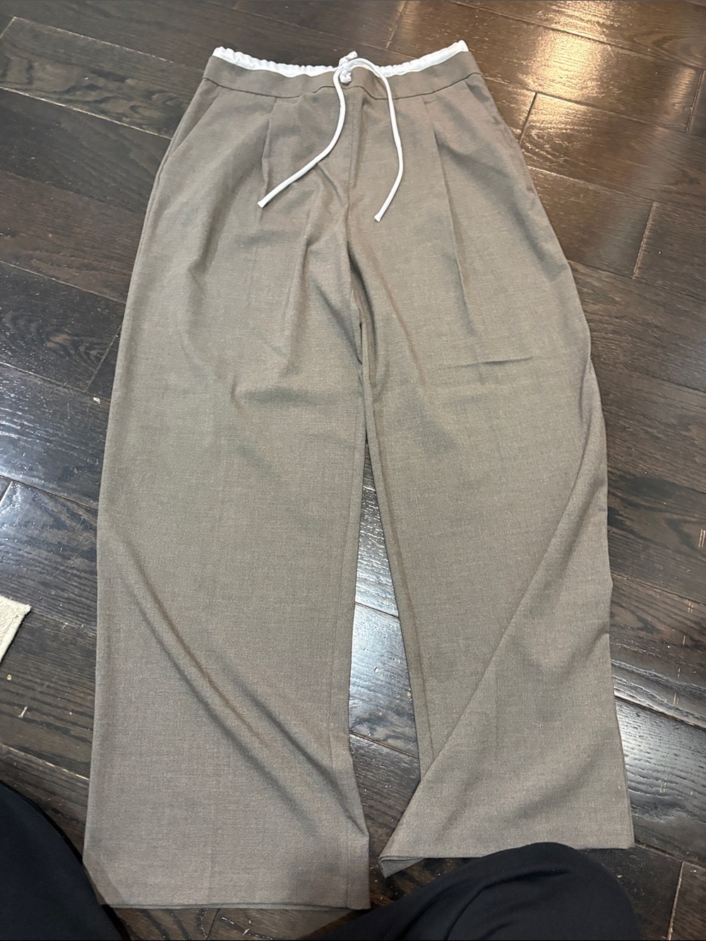 Zara womens Wide-Leg Drawstring Pants in Taupe with White Waist Tie